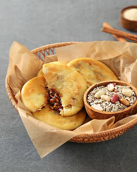 Saongwon Seed Hotteok 1kg (10 pieces) - Frozen - DotAsia