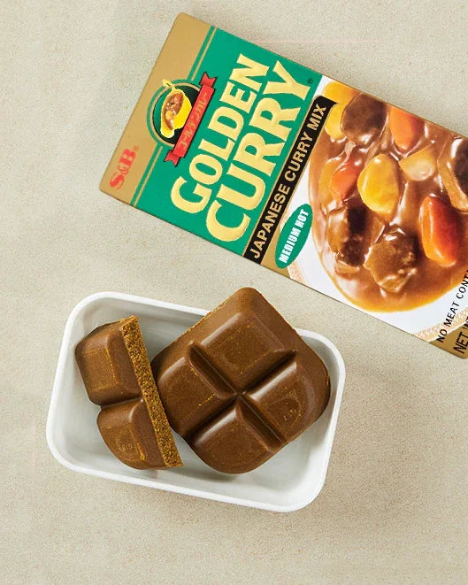 S&B 골든카레 약간매운맛 92g - DotAsia