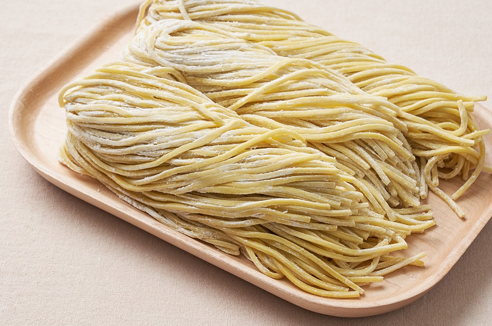 왕 생우동짜장 1kg - 냉동 - DotAsia :: 유럽 최대 아시아 식품 온라인몰 | 한국 K-Food ·일본·중국 식품 전문